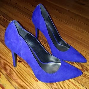 Guess Pointed Toe Pumps